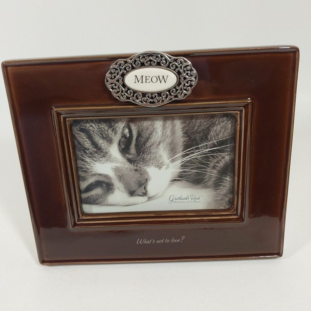 Grasslands‎ Road Meow WHAT'S NOT TO LOVE? Brown Ceramic Glaze Cat Photo Frame